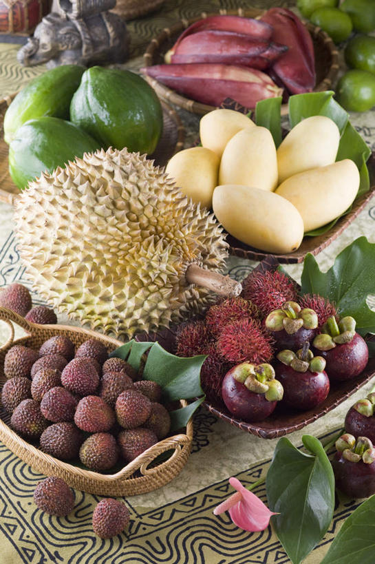 无人,交叉,竖图,俯视,室内,特写,白天,餐桌,桌子,竹子,荔枝,芒果,石榴,水果,叶子,竹制,新鲜,编织,篮子,生食,食品,果实,绿叶,火龙果,榴莲,食物,竹篮,西柚,嫩叶,有机食品,绿色食品,餐台,竹条,山竹,莽吉柿,交织,竹制品,山竹子,山竺,穿插,麝香猫果,水果之王,叶,叶片,望果,涂林,若榴,蜜望,檬果,闷果,漭果,杧果,离枝,金罂,金庞,丹若,庵波罗果,安石榴,彩图,高角度拍摄