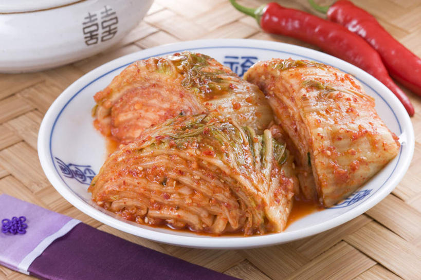 无人,横图,俯视,室内,白天,烹饪,餐桌,筷子,桌子,辣椒,蔬菜,餐具,新鲜,碟子,盘,料理,食品,韩式,文化,传统,白菜,菜肴,美食,食物,盘子,碟,碗,甘蓝,佳肴,有机食品,绿色食品,餐台,泡椒,礼节,韩国料理,礼仪,韩式料理,辣角,红海椒,大椒,辣虎,广椒,进餐用具,烹调用具,辣子,红辣椒,海椒,番椒,彩图,高角度拍摄