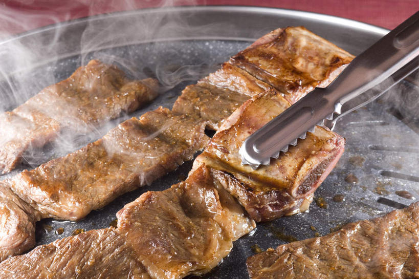 无人,横图,俯视,室内,特写,白天,烹饪,雾,沸腾,朦胧,模糊,蒸汽,肉,牛肉,料理,食品,水蒸气,韩式,菜肴,美食,肉类,食物,摄影,佳肴,影棚,韩国料理,肉食,韩式料理,蒸发,彩图,高角度拍摄,影棚拍摄,拍摄