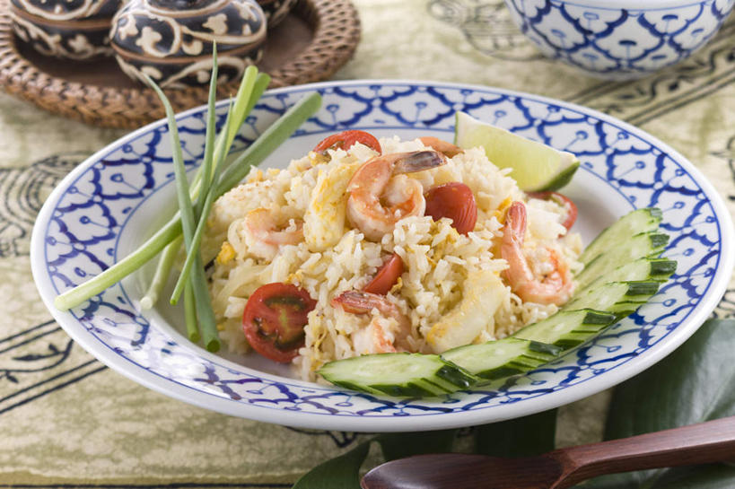 海鲜,无人,横图,俯视,室内,特写,白天,烹饪,餐桌,桌子,黄瓜,蔬菜,西红柿,餐具,朦胧,模糊,新鲜,碟子,壶,盘,勺子,葱,青葱,蛋,鸡蛋,虾,虾仁,料理,食品,泰式,水产,菜肴,美食,泰国料理,水壶,食物,一个,盘子,茶壶,调羹,碟,汤匙,碗,佳肴,有机食品,绿色食品,单个,餐台,海产品,草鸡蛋,樱桃番茄,圣女果,青瓜,胡瓜,番茄,彩图,高角度拍摄