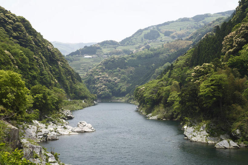 无人,横图,俯视,室外,白天,旅游,度假,河流,石头,美景,山,山脉,树林,水,植物,日本,亚洲,阴影,光线,石子,影子,河水,景观,山峰,水流,山峦,娱乐,树,树木,蓝色,绿色,蓝天,天空,阳光,自然,群山,天,享受,休闲,景色,放松,生长,成长,自然风光,东亚,日本国,九州本岛,九州,九州岛,九州地方,宫崎,宫崎县,石块,岩石,彩图,高角度拍摄