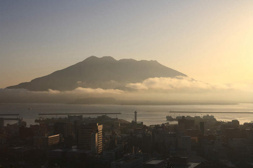 无人,家,横图,俯视,航拍,室外,白天,旅游,度假,火山,美景,鹿儿岛,日本,亚洲,许多,阴影,光线,影子,房屋,屋子,景观,云,云朵,云彩,娱乐,楼房,住宅,白云,天空,阳光,自然,天,享受,休闲,景色,放松,鸟瞰,自然风光,东亚,日本国,九州本岛,九州,九州岛,九州地方,鹿儿岛县,樱岛火山,活火山,死火山,休眠火山,彩图,高角度拍摄,房子