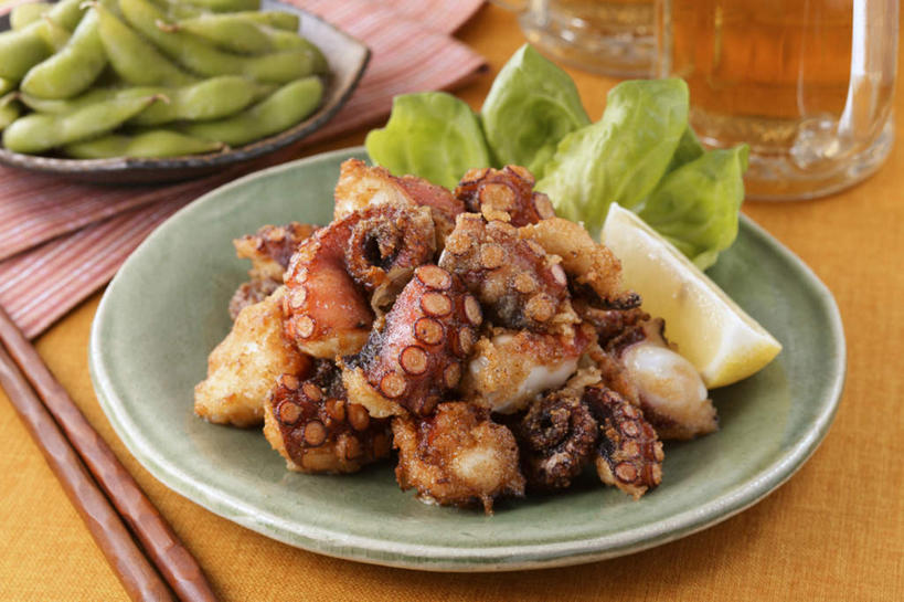 海鲜,啤酒,无人,餐厅,横图,俯视,室内,特写,白天,烹饪,餐桌,筷子,桌子,章鱼,柠檬,蔬菜,杯子,餐具,水果,一堆,许多,切开,堆叠,堆积,毛豆,青菜,日本料理,料理,食品,豆荚,水产,菜肴,美食,玻璃制品,酒,食物,酒杯,啤酒杯,日式料理,切,日式,佳肴,餐台,堆,石吸,死牛,望潮,坐蛸,海产品,剖面,切面,玻璃杯,进餐用具,烹调用具,石居,八爪鱼,益母果,柠果,彩图,高角度拍摄,餐馆,饭店,饭馆