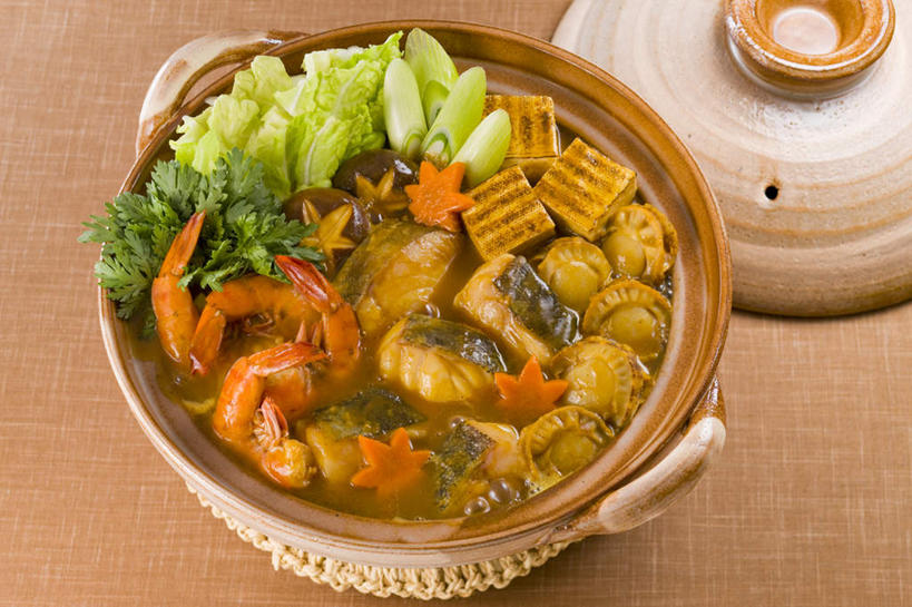 豆腐,无人,餐厅,横图,俯视,室内,特写,白天,烹饪,餐桌,桌子,萝卜,胡萝卜,蔬菜,椰菜,卷心菜,餐具,一堆,许多,堆叠,堆积,炖锅,盖子,菌菇,蘑菇,鸡肉,肉,汤,鱼肉,日本料理,料理,食品,锅盖,菌类,锅,火锅,菜肴,美食,肉类,食物,日式料理,日式,食用菌,佳肴,餐台,堆,豆制品,肉食,日式火锅,进餐用具,烹调用具,结球甘蓝,红萝卜,甘荀,甘兰,包心菜,彩图,高角度拍摄,餐馆,饭店,饭馆