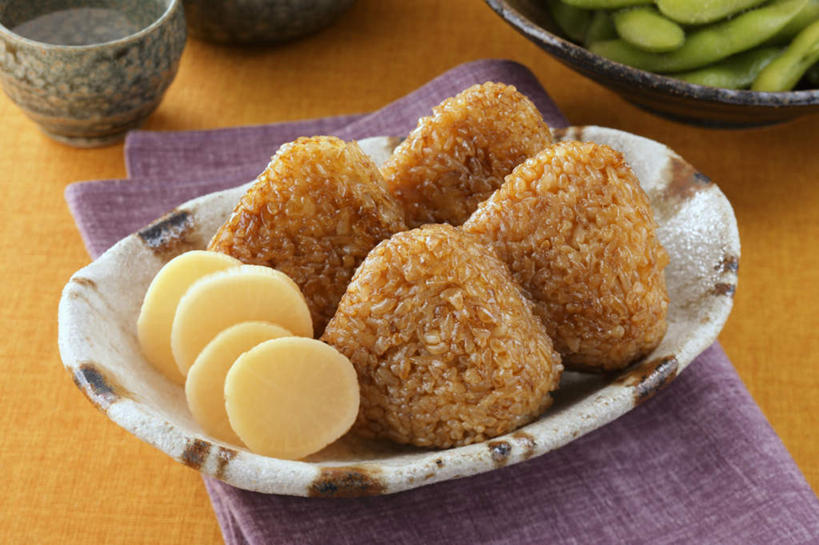 饭团,清酒,无人,餐厅,横图,俯视,室内,特写,白天,烹饪,餐桌,桌子,蔬菜,土豆,杯子,餐具,一堆,许多,切开,堆叠,堆积,碟子,盘,毛豆,日本料理,料理,食品,豆荚,菜肴,美食,酒,食物,排列,盘子,酒杯,碟,日式料理,切,四个,日式,佳肴,餐台,清酒杯,堆,队列,剖面,切面,进餐用具,烹调用具,芋艿,洋芋,山药蛋,马铃薯,彩图,高角度拍摄,餐馆,饭店,饭馆