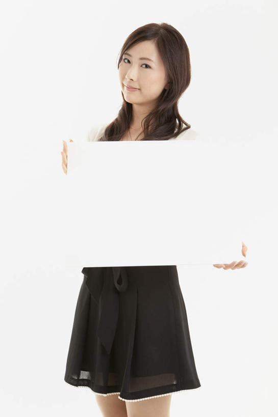 东方人,一个人,商务人士,商务女性,站,举,笑,微笑,露齿笑,竖图,室内,白天,白色背景,正面,亚洲,仅一个年轻女性,仅一个女性,仅一个人,套装,注视,黄种人,白板,观察,看,托,站着,服务,摄影,影棚,观看,察看,关注,商务装,记录板,工薪阶层,记事板,服务型行业,年轻女性,女人,女性,亚洲人,白领,上班族,举起,举手,举着,向上举,向上伸,向上托,站立,半身,彩图,影棚拍摄,拍摄