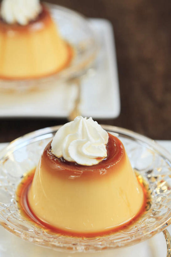 无人,餐厅,竖图,俯视,室内,特写,白天,烹饪,餐桌,桌子,餐具,装饰,碟子,盘,日本料理,料理,食品,布丁,菜肴,美食,玻璃制品,桌布,食物,黄色,盘子,碟,日式料理,果冻,奶油,日式,佳肴,餐台,进餐用具,烹调用具,彩图,高角度拍摄,餐馆,饭店,饭馆