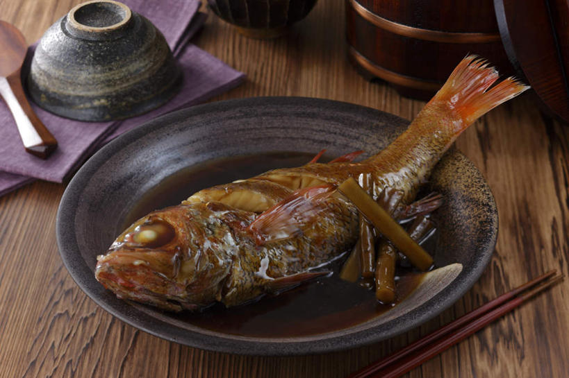 海鲜,无人,餐厅,横图,俯视,室内,特写,白天,烹饪,餐桌,筷子,桌子,餐具,碟子,盘,酱料,酱汁,日本料理,料理,食品,调味品,鲷鱼,调味料,文化,传统,水产,菜肴,美食,食物,盘子,碟,碗,日式料理,日式,佳肴,餐台,礼节,鲷,海鲷,加吉鱼,铜盆鱼,海产品,礼仪,班加吉,加真鲷,进餐用具,烹调用具,彩图,高角度拍摄,餐馆,饭店,饭馆