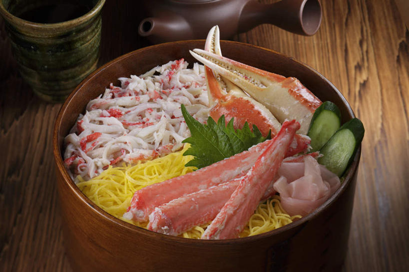 蟹,无人,餐厅,横图,俯视,室内,特写,白天,烹饪,餐桌,桌子,黄瓜,杯子,叶子,一堆,许多,切开,切碎,堆叠,堆积,装饰,皇后蟹,螃蟹,壶,蛋皮,肉,鱼肉,日本料理,料理,食品,绿叶,蟹肉,菜肴,美食,肉类,水壶,食物,茶壶,水杯,日式料理,切,日式,嫩叶,佳肴,餐台,堆,皮匠蟹,雪蟹,笼屉,剖面,肉食,切面,叶,叶片,茶杯,青瓜,胡瓜,彩图,高角度拍摄,餐馆,饭店,饭馆