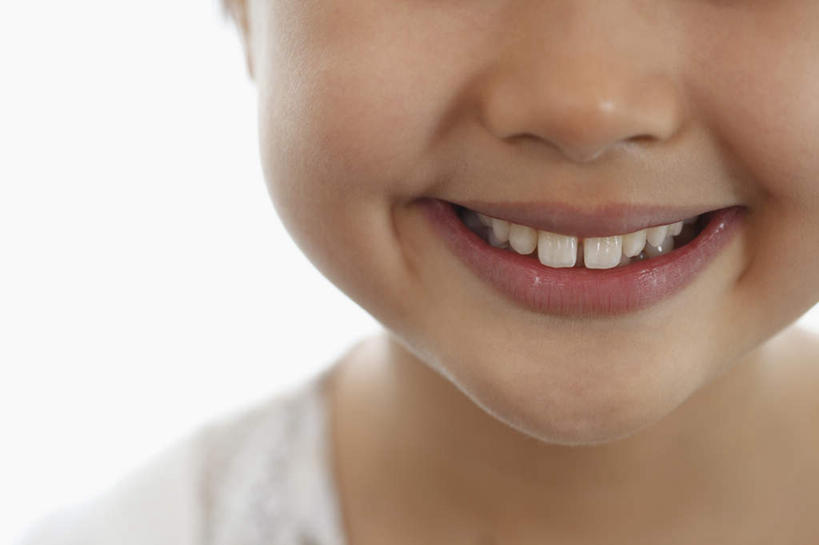 东方人,儿童,一个人,笑,微笑,露齿笑,横图,室内,白天,白色背景,正面,纯洁,亚洲,仅一个人,黄种人,小孩,仅一个小孩,可爱,童年,童趣,摄影,影棚,童真,烂漫,无邪,天真,亚洲人,孩子,半身,彩图,影棚拍摄,开心,拍摄