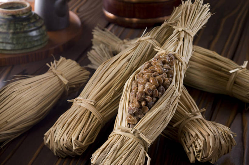 无人,横图,俯视,室内,特写,白天,烹饪,植物,桌面,桌子,豆,大豆,蔬菜,许多,阴影,新鲜,反射,木制,影子,陶瓷,豆类,豆子,毛豆,日本料理,料理,食品,稻草,陶瓷制品,很多,菜肴,美食,饮食,食物,木制品,容器,碗,日式料理,健康,日式,佳肴,有机食品,绿色食品,储藏,纳豆,豆制品,储存,发酵,豆科,枝豆,酱豆,黄豆,彩图,高角度拍摄,贮存