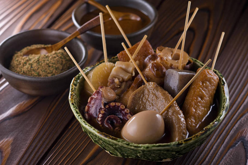 无人,横图,俯视,室内,特写,白天,烹饪,桌面,萝卜,白萝卜,蔬菜,厨具,金属制品,五个,许多,阴影,新鲜,反射,金属,木制,炖锅,粉末,锅子,影子,勺子,陶瓷,肉,鱼肉,日本料理,味增汤,料理,食品,陶瓷制品,锅,火锅,猪肉,菜肴,美食,肉类,竹签,食物,木制品,容器,调羹,汤匙,碗,日式料理,日式,粉,佳肴,有机食品,绿色食品,锅具,储藏,子,储存,肉食,烹饪用具,豚肉,取食签,关东煮,日式火锅,粉状,粉剂,关东炊,黑轮,御田,暖锅,烹调用具,莱菔,烹调,彩图,高角度拍摄,贮存