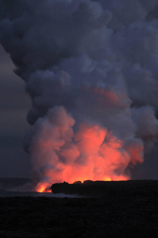 无人,竖图,室外,夜晚,正面,旅游,度假,岛屿,火山,石头,美景,夏威夷,美国,石子,景观,喷发,娱乐,自然,享受,休闲,景色,熔岩,放松,北美,北美洲,自然风光,美洲,爆发,火山爆发,火山喷发,火山岩,夏威夷岛,夏威夷州,爱洛哈之州,北亚美利加洲,亚美利加洲,大岛,暴发,玄武岩,地壳运动,地质现象,活火山,列岛,群岛,石块,岩石,诸岛,彩图