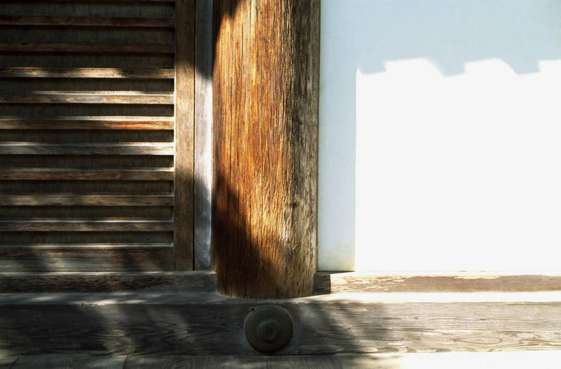 无人,横图,室外,白天,正面,京都,日本,亚洲,阴影,光线,木制,影子,柱子,墙,墙壁,墙面,阳光,木制品,京都府,东亚,本州,本州岛,日本国,近畿地方,近畿,彩图