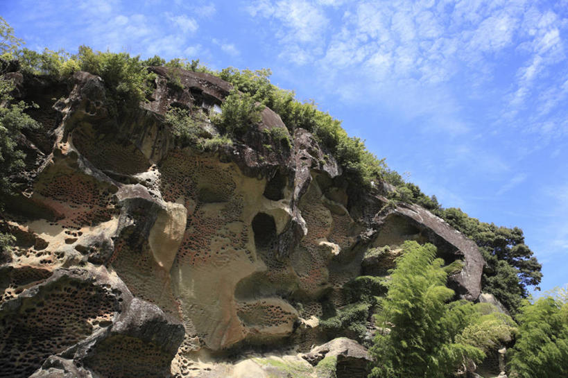 无人,横图,室外,白天,仰视,旅游,度假,草地,草坪,石头,美景,植物,日本,亚洲,阴影,光线,石子,影子,景观,悬崖,云,云朵,云彩,娱乐,草,蓝色,绿色,白云,蓝天,天空,阳光,自然,天,享受,休闲,景色,放松,晴朗,自然风光,东亚,本州,本州岛,日本国,近畿地方,近畿,和歌山,和歌山县,绝壁,石块,岩石,晴空,彩图,低角度拍摄,东牟娄郡,古座川町