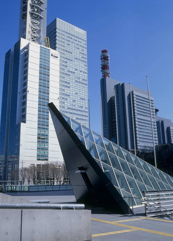 无人,高楼大厦,竖图,室外,白天,仰视,度假,美景,植物,窗户,城市风光,标志建筑,城市,大厦,地标,建筑,摩天大楼,日本,亚洲,阴影,光线,影子,墙,景观,中央区,娱乐,建设,玻璃窗,墙壁,墙面,树,树木,蓝色,绿色,蓝天,天空,阳光,自然,天,享受,休闲,景色,放松,生长,晴朗,成长,东亚,本州,万里无云,关东地方,本州岛,日本国,崎玉,崎玉县,县厅,崎玉市,晴空,晴空万里,彩图,低角度拍摄,大楼,高层建筑,高楼,摩天楼,大宫,大宫区,埼玉新都心