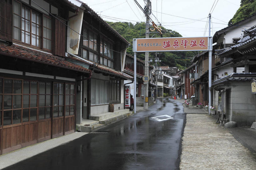 无人,横图,室外,白天,正面,度假,美景,森林,树林,植物,窗户,城市风光,城市,道路,路,日本,亚洲,电力,电线,电线杆,线,景观,小路,电能,交通,线路,娱乐,玻璃窗,树,树木,蓝色,绿色,蓝天,天空,自然,天,享受,休闲,景色,放松,生长,晴朗,成长,电,电源,能量,东亚,本州,万里无云,本州岛,日本国,中国地方,大田市,岛根,岛根县,晴空,晴空万里,彩图
