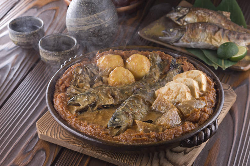 海鲜,豆腐,清酒,无人,横图,俯视,室内,特写,白天,烹饪,雾,餐桌,桌子,蔬菜,土豆,水果,阴影,沸腾,新鲜,反射,木制,蒸汽,影子,陶瓷,肉,生食,鱼肉,日本料理,味增汤,料理,食品,果实,案板,陶瓷制品,水蒸气,酒类,蒟蒻,蔬果,水产,菜肴,美食,肉类,海洋生物,酒,酒瓶,砧板,食物,饮料,酒杯,木制品,瓶子,日式料理,日式,佳肴,有机食品,绿色食品,餐台,豆制品,水生动物,海产品,水生物,肉食,海底动物,蒸发,馍馍蛋,酸橙,代代,鬼芋,菎蒻,雷公枪,蒻头,魔芋,橙子,橙,洋芋,山药蛋,马铃薯,彩图,高角度拍摄,清酒瓶