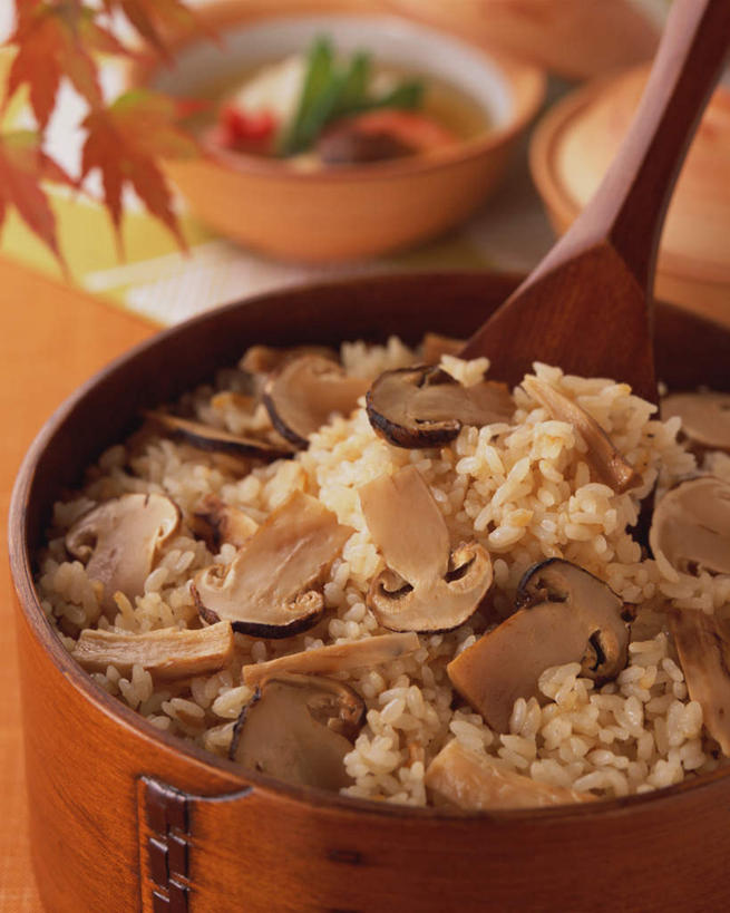 蒸笼,米饭,无人,竖图,俯视,室内,特写,白天,烹饪,植物,餐桌,桌子,蔬菜,厨具,竹制,新鲜,菌菇,蘑菇,日本料理,料理,食品,松茸,草药,药草,饭,菌类,松蕈,菜肴,美食,中药,食物,日式料理,日式,食用菌,佳肴,有机食品,绿色食品,餐台,五谷,竹制品,笼屉,药材,中草药,烹饪用具,中药材,本草,大花菌,剥皮菌,菌中之王,山珍,松菇,松菌,松口蘑,裕茂萝,烹调用具,烹调,彩图,高角度拍摄