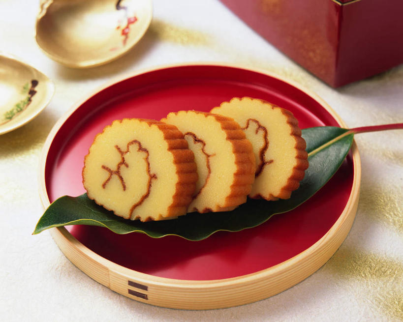 点心,无人,横图,俯视,室内,特写,白天,烹饪,餐桌,桌子,餐具,叶子,阴影,光线,碟子,盘,影子,日本料理,料理,食品,蛋卷,甜点,甜品,绿叶,菜肴,美食,食物,糕点,黄色,盘子,碟,日式料理,甜食,日式,嫩叶,佳肴,餐台,叶,叶片,彩图,高角度拍摄