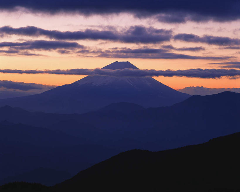 无人,横图,室外,白天,正面,旅游,度假,湖,湖泊,火山,美景,日落,山,山脉,水,富士山,静冈县,日本,亚洲,阴影,光线,影子,冰面,湖面,景观,山峰,水流,水面,晚霞,霞光,云,云朵,落日,山峦,背光,云彩,娱乐,红色,白云,阳光,自然,黄昏,湖水,群山,享受,休闲,景色,彩霞,放松,自然风光,逆光,东亚,本州,本州岛,日本国,中部地方,静冈,山梨,山梨县,夕照,活火山,死火山,休眠火山,夕阳,彩图,斜阳