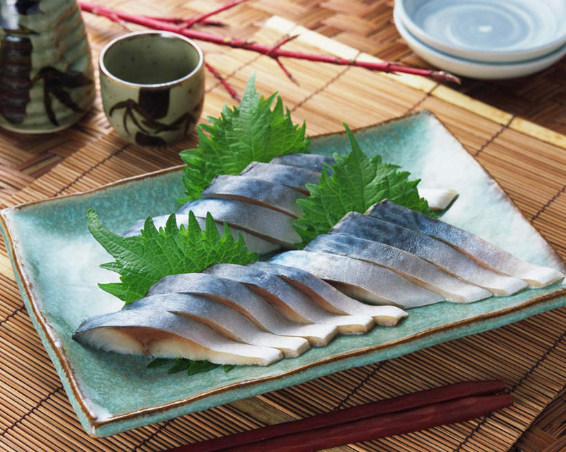 无人,横图,俯视,室内,特写,白天,烹饪,筷子,桌面,桌子,杯子,餐具,叶子,一排,整齐,装饰,碟子,盘,日本料理,料理,食品,绿叶,鲭鱼,文化,传统,菜肴,美食,食物,排列,盘子,水杯,碟,日式料理,日式,嫩叶,摄影,佳肴,影棚,礼节,华丽,修饰,巴浪,花巴,花池鱼,花鲱,花鳀,青花鱼,青占,鲐鲅鱼,油胴鱼,点缀,队列,礼仪,衬托,美观,雅致,雅观,叶,叶片,茶杯,进餐用具,彩图,高角度拍摄,影棚拍摄,拍摄