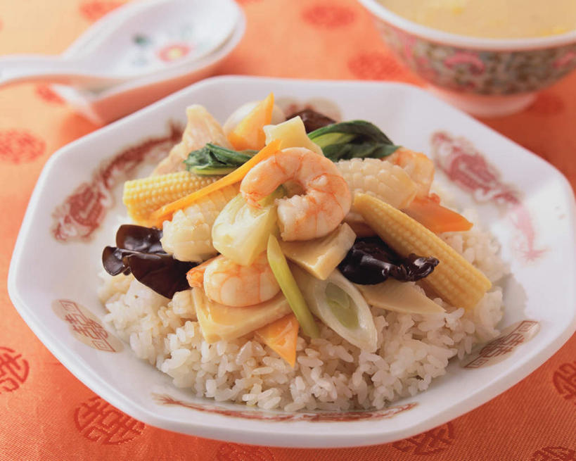 无人,横图,俯视,室内,特写,白天,烹饪,中餐,鱿鱼,蔬菜,餐具,新鲜,碟子,盘,明虾,料理,食品,菜肴,美食,食物,盘子,碟,碗,中式,摄影,佳肴,有机食品,绿色食品,影棚,黑木耳,柔鱼,枪乌贼,彩图,高角度拍摄,影棚拍摄,拍摄