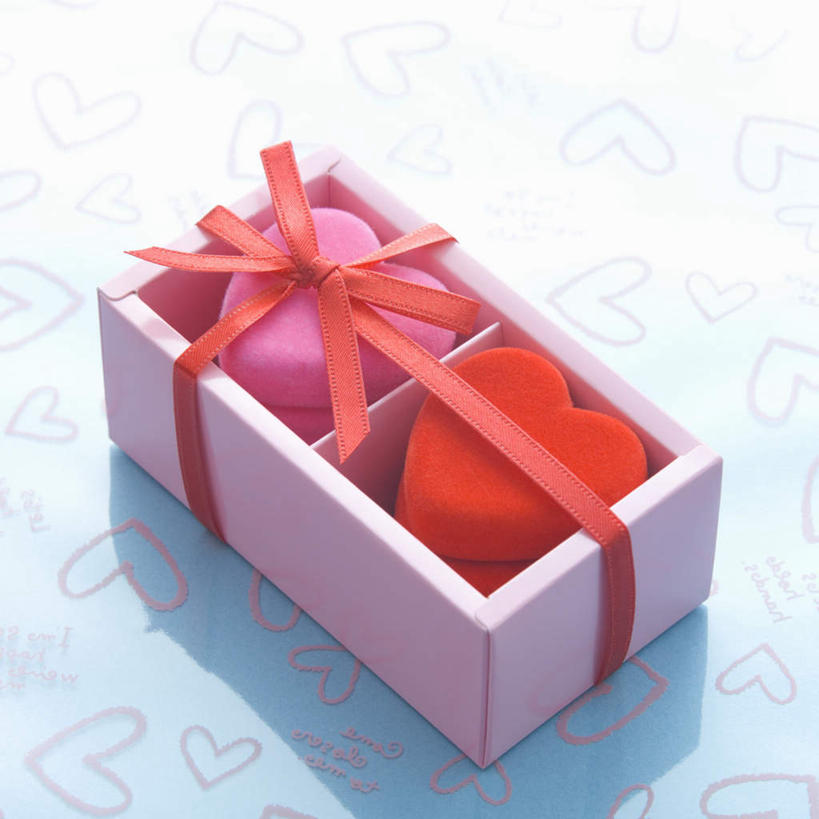 无人,方图,俯视,室内,特写,白天,白色背景,爱情,礼盒,礼物,许多,阴影,爱心,反射,丝绸,丝带,影子,纸盒,粉红,缎带,浪漫,绸带,盒子,粉色,红色,包装盒,蝴蝶结,礼品盒,温暖,温馨,心形,恩爱,摄影,礼品,影棚,和睦,红心,心型,彩图,高角度拍摄,影棚拍摄,拍摄,融洽