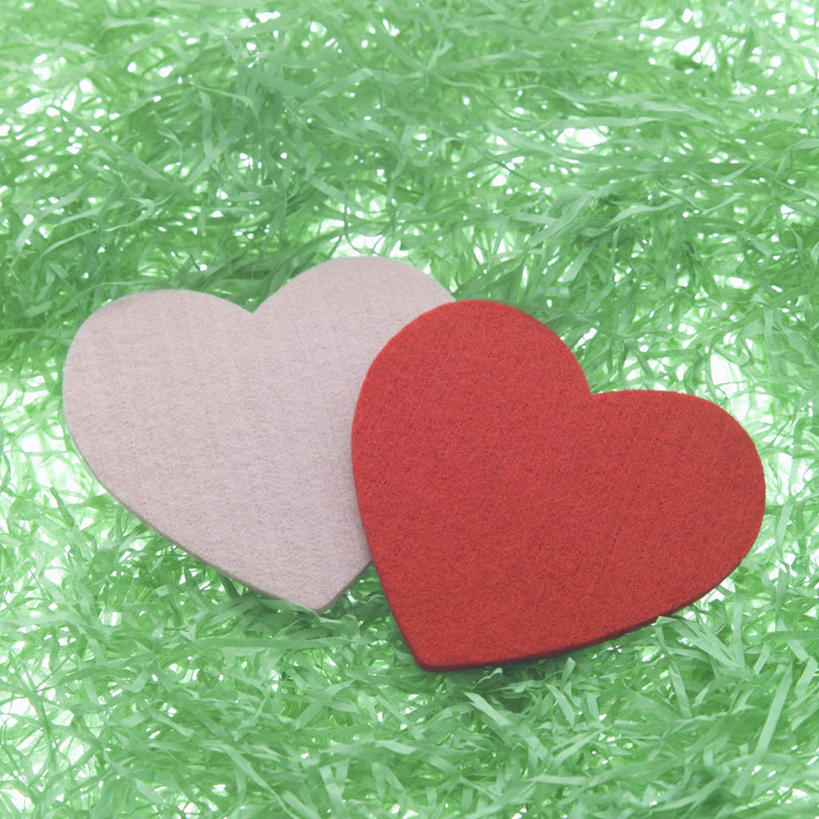 无人,方图,俯视,室内,特写,白天,白色背景,爱情,爱心,粉红色,杯垫,浪漫,两个,红色,蓝色,白色,垫子,温暖,温馨,心形,恩爱,摄影,影棚,和睦,红心,心型,彩图,高角度拍摄,影棚拍摄,拍摄,融洽