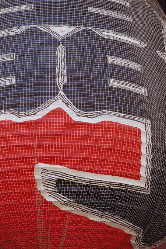 无人,竖图,室外,特写,白天,正面,照明,标志,灯笼,文字,纸灯笼,字符,标识,一个,红色,黑色,灯具,汉字,单个,照亮,照明设备,中文,国文,华文,彩图