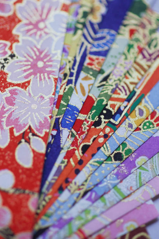 无人,竖图,彩色,室内,白天,正面,民族服装,东京,日本,亚洲,许多,堆叠,花纹,和服,纹理,文化,传统,排列,蓝色,白色,服饰,精致,美术,队列,手艺,东亚,本州,吴服,唐草,唐花,唐锦,关东地方,本州岛,日本国,东京都,彩图,传统服装,民俗服