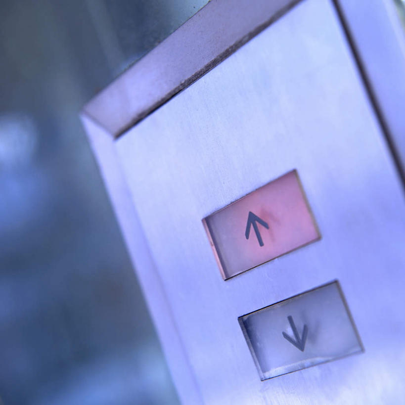 无人,方图,室内,白天,正面,电梯,金属,标志,文字,字符,字母,标识,箭头,按钮,彩图