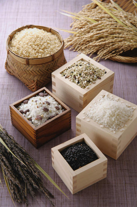 无人,竖图,俯视,室内,特写,白天,烹饪,一堆,堆叠,堆积,木制,篮子,谷物,日本料理,料理,食品,稻穗,米,杯,菜肴,美食,食物,排列,一个,竹筐,日式料理,日式,糙米,摄影,佳肴,影棚,单个,堆,队列,生米,黑米,彩图,高角度拍摄,影棚拍摄,拍摄