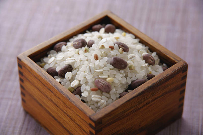 无人,横图,俯视,室内,特写,白天,烹饪,豆,一堆,堆叠,堆积,粗糙,木制,谷类,谷物,日本料理,料理,食品,米,杯,大米,菜肴,美食,食物,一个,日式料理,日式,摄影,佳肴,影棚,单个,堆,大麦,彩图,高角度拍摄,影棚拍摄,拍摄