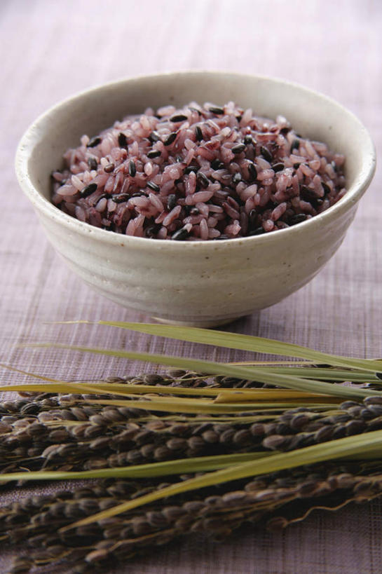 米饭,无人,竖图,俯视,室内,特写,白天,烹饪,陶瓷,日本料理,料理,食品,稻穗,陶瓷制品,菜肴,美食,食物,一个,黑色,碗,日式料理,日式,摄影,佳肴,影棚,单个,黑米,彩图,高角度拍摄,影棚拍摄,拍摄