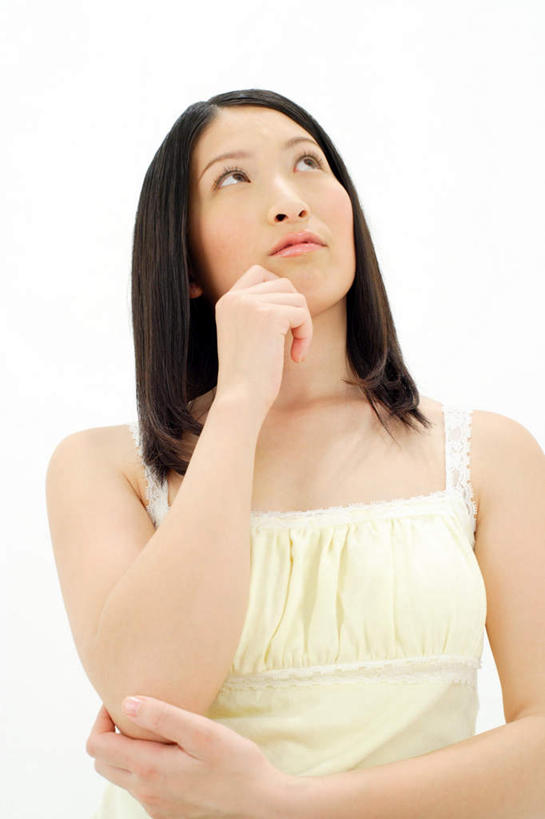 东方人,下巴,一个人,站,摸,竖图,室内,白天,白色背景,正面,亚洲,仅一个年轻女性,仅一个女性,仅一个人,抚摸,注视,吊带衫,黄种人,白色,观察,看,站着,思考,摄影,影棚,观看,察看,关注,年轻女性,女人,女性,亚洲人,触摸,接触,站立,半身,彩图,影棚拍摄,拍摄
