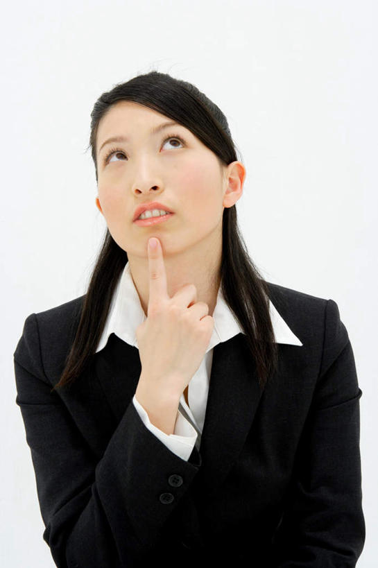 东方人,下巴,一个人,商务人士,商务女性,站,竖图,室内,白天,白色背景,正面,工作服,制服,亚洲,仅一个年轻女性,仅一个女性,仅一个人,套装,注视,黄种人,观察,看,站着,思考,摄影,影棚,观看,察看,关注,商务装,工薪阶层,工作制服,年轻女性,女人,女性,亚洲人,白领,上班族,触摸,站立,半身,彩图,影棚拍摄,工作套服,拍摄