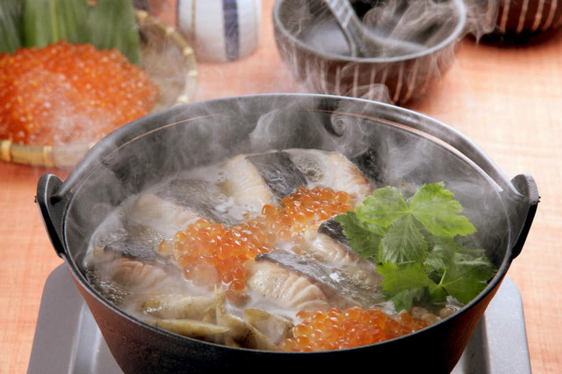 海鲜,三文鱼,无人,交叉,横图,俯视,室内,特写,白天,烹饪,雾,餐桌,桌子,竹子,鲑鱼,餐具,厨具,叶子,玻璃,金属制品,一堆,堆叠,堆积,沸腾,竹制,编织,金属,蒸汽,碟子,锅子,篮子,盘,砂锅,勺子,竹笋,鱼卵,日本料理,料理,食品,酒壶,水蒸气,鱼籽,锅,火锅,水产,菜肴,美食,玻璃制品,食物,盘子,容器,竹篮,垫子,调羹,碟,汤匙,碗,日式料理,日式,佳肴,餐台,锅具,储藏,竹条,堆,大马哈鱼,交织,竹制品,储存,鱼块,海产品,烹饪用具,蒸发,撒蒙鱼,萨门鱼,冰海之皇,鲑,马哈鱼,麻哈鱼,大麻哈鱼,穿插,进餐用具,烹调用具,烹调,彩图,高角度拍摄,贮存