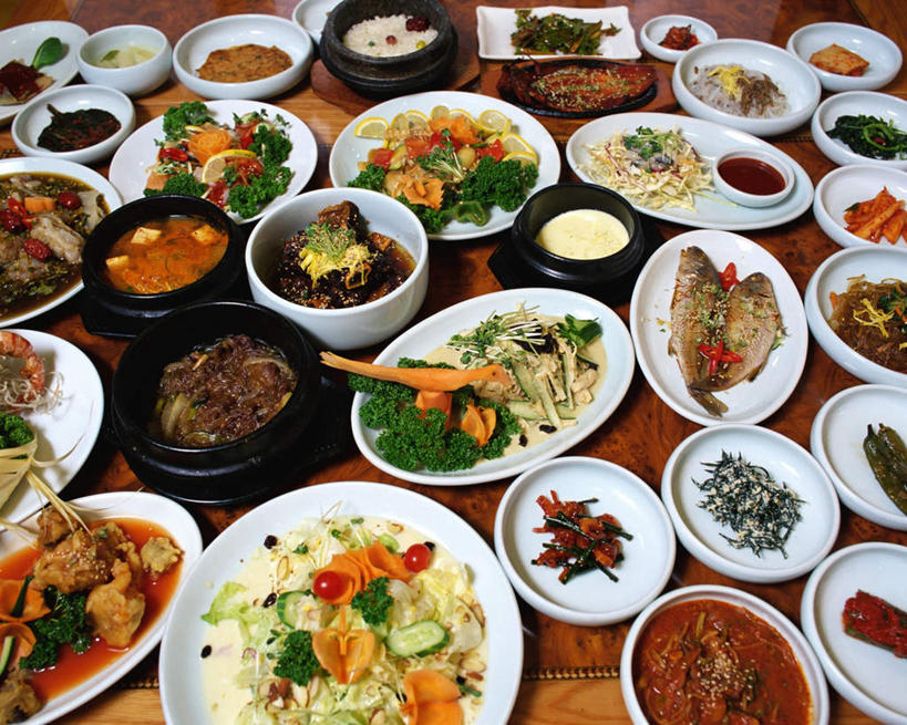 海鲜,泡菜,无人,横图,俯视,室内,特写,白天,烹饪,蔬菜,餐具,玻璃,一排,许多,新鲜,整齐,碟子,盘,料理,食品,韩式,水产,菜肴,美食,玻璃制品,食物,排列,盘子,容器,碟,碗,佳肴,有机食品,绿色食品,储藏,储存,队列,海产品,韩国料理,韩式料理,彩图,高角度拍摄,贮存