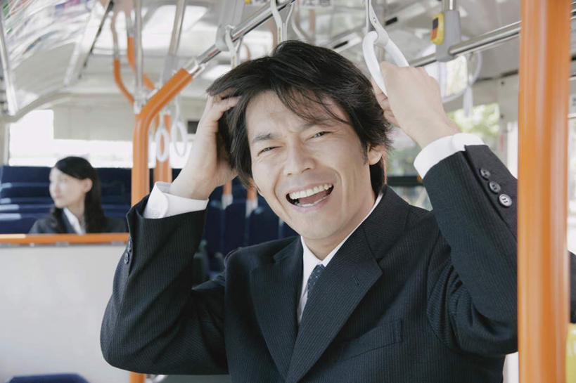 东方人,两个人,同事,商务人士,商务男性,商务女性,站,坐,拉,笑,微笑,露齿笑,横图,室内,白天,正面,衬衫,成功,合作,团队,集体,信心,植物,窗户,公共汽车,椅子,亚洲,抓头,套装,扶手,巴士,公交车,注视,黄种人,队伍,玻璃窗,座位,车,树,树木,绿色,自然,交通工具,观察,看,站着,张嘴,生长,成长,观看,察看,领导,拉着,成就,关注,商务装,合伙,领袖,张大嘴巴,工薪阶层,拉环,男人,男性,年轻女性,女人,女性,中年男性,亚洲人,白领,上班族,张开嘴,站立,坐着,半身,彩图,衬衣