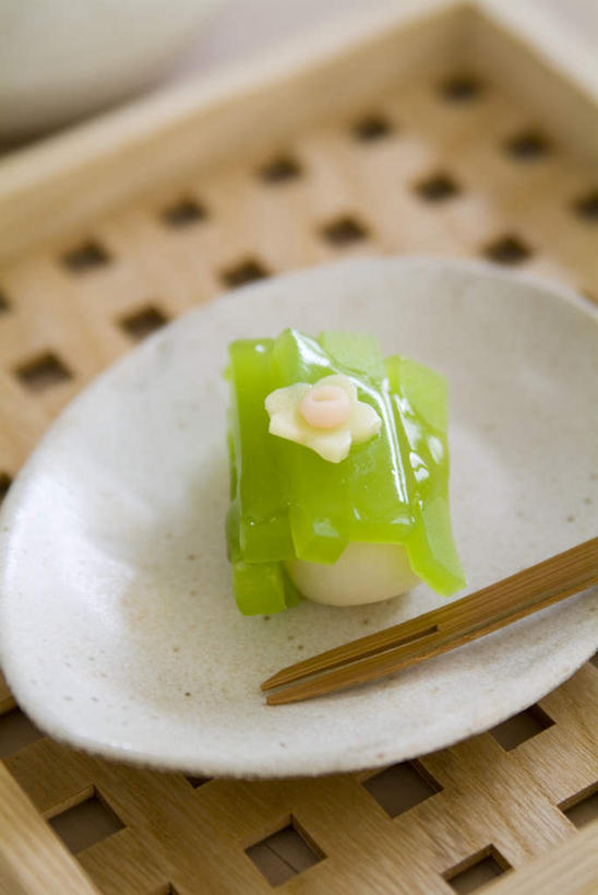 点心,无人,竖图,俯视,室内,特写,白天,烹饪,植物,餐桌,桌子,豆,蔬菜,餐具,新鲜,叉子,碟子,盘,和果子,豆类,豆子,红豆,日本料理,料理,食品,甜点,甜品,小吃,菜肴,美食,食物,糕点,一个,盘子,碟,日式料理,甜食,日式,佳肴,有机食品,绿色食品,单个,餐台,赤豆,餐叉,豆科,红小豆,进餐用具,彩图,高角度拍摄,日本小吃