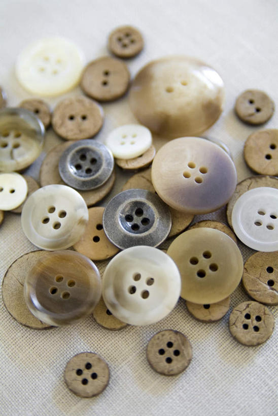 无人,竖图,俯视,室内,特写,白天,桌面,桌子,静物,许多,木制,纽扣,木制品,彩图,高角度拍摄