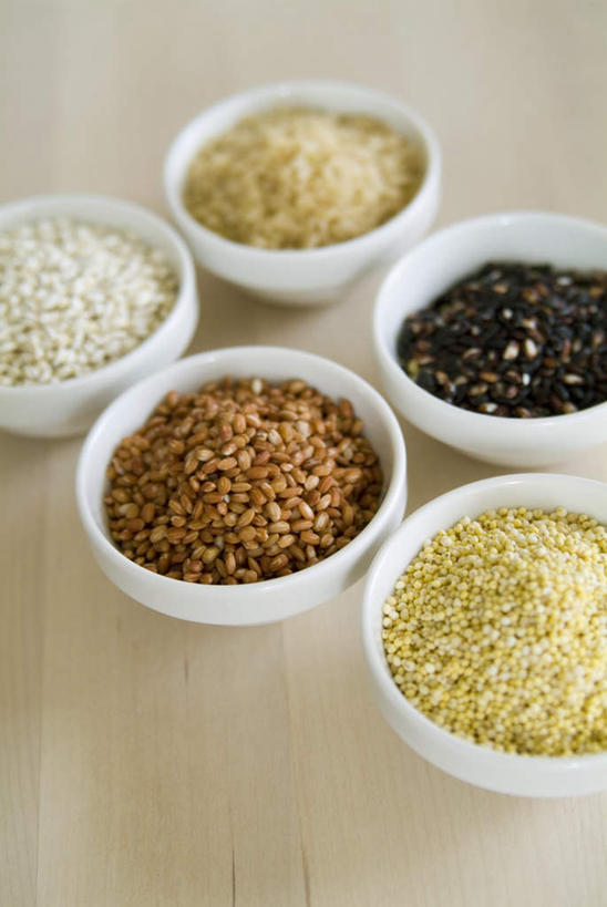 无人,竖图,俯视,室内,特写,白天,烹饪,桌子,餐具,陶瓷,谷类,谷物,芝麻,日本料理,料理,食品,陶瓷制品,米,大米,菜肴,美食,食物,容器,碗,日式料理,日式,糙米,摄影,佳肴,影棚,储藏,大麦,储存,小米,五谷杂粮,薏仁,玄米,进餐用具,烹调用具,彩图,高角度拍摄,影棚拍摄,拍摄,贮存