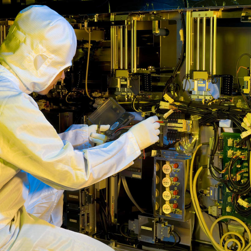 东方人,一个人,技术人员,工厂,站,方图,室内,白天,工作服,制服,机器,实验,日本,亚洲,仅一个男性,仅一个人,仅一个中年男性,握,研究,科学,实验室,研究室,拿,拿着,注视,黄种人,设备,背面,看,站着,职业,握着,工业,电子元件,科研,半导体,关注,化验,橡胶手套,检验,研究所,东亚,日本国,化验室,检验室,工作制服,男人,男性,中年男性,亚洲人,技术员,站立,半身,彩图,工作套服,工地,制造厂