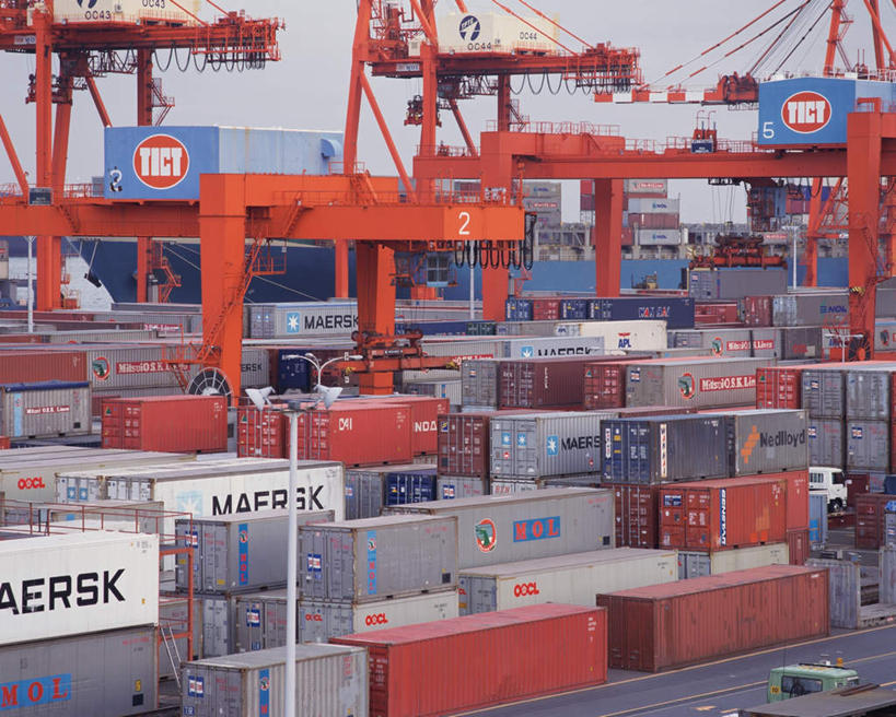 无人,码头,横图,室外,白天,正面,度假,技术,海洋,美景,城市风光,城市,港口,建筑,汽车,日本,亚洲,许多,景观,集装箱,娱乐,设备,货柜,排列,施工,箱子,建筑工地,享受,休闲,机械,起重机,景色,放松,运输,运输船,工程,队列,货运,东亚,物流,日本国,地盘,建筑地盘,施工地盘,大海,海,彩图,摆渡口,埠头,渡口,渡头,港湾,工地,海港,货运码头,口岸,商港