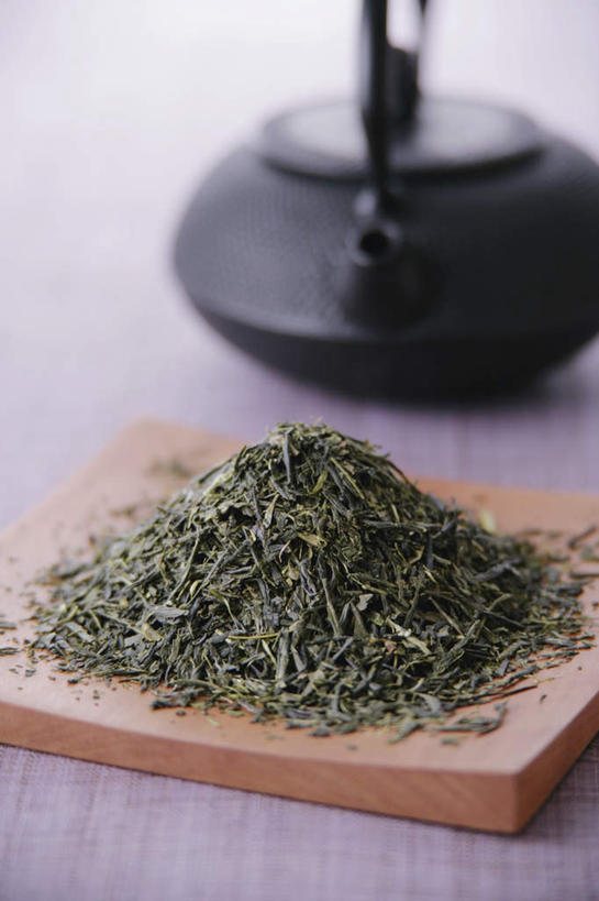 无人,竖图,俯视,室内,特写,白天,幸福,雾,茶,桌子,许多,沸腾,蒸汽,瓷器,碟子,热气,茶道,茶叶,陶瓷制品,水蒸气,文化,娱乐,饮食,水壶,桌布,饮料,一个,绿色,黑色,茶壶,享受,休闲,温馨,放松,乐趣,单个,茶艺,提神,舒适,瓷杯,醒脑,蒸发,台面,彩图,高角度拍摄,传统文化