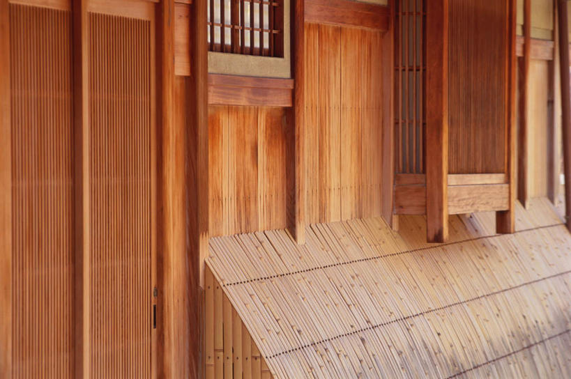 无人,寺庙,横图,室外,白天,正面,窗户,窗帘,门,建筑,京都,日本,亚洲,节日,装饰,瓦片,木门,庭院,屋檐,竹帘,走廊,文化,建设,檐,玻璃窗,帘子,门框,庙宇,祈祷,健康,遮阳,许愿,宗教,佛教,信仰,京都府,纪念,华丽,修饰,祈求,门帘,明亮,点缀,舒适,纱窗,宽敞,东亚,本州,本州岛,日本国,近畿地方,近畿,衬托,美观,雅致,雅观,释教,祗园,平安,彩图,庙,寺