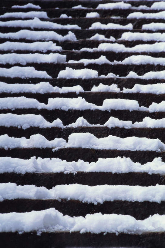 无人,寺庙,竖图,室外,白天,仰视,旅游,度假,名胜古迹,雪,大雪,楼梯,标志建筑,地标,建筑,京都,日本,亚洲,节日,遗迹,阶梯,积雪,雪景,冬季,冬天,下雪,寒冬,古迹,文化,文物,娱乐,建设,古建筑,台阶,庙宇,祈祷,享受,休闲,健康,石阶,旅游胜地,放松,寒冷,许愿,宗教,佛教,信仰,京都府,纪念,祈求,冰冷,古文明,东亚,本州,本州岛,日本国,近畿地方,近畿,严寒,冰凉,酷寒,凛冽,凛凛,极冷,释教,左京区,鞍马寺,平安,彩图,低角度拍摄,庙,寺