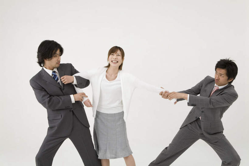 东方人,三个人,同事,商务人士,商务男性,商务女性,站,拉,笑,微笑,露齿笑,横图,室内,白天,白色背景,正面,衬衫,成功,合作,团队,集体,信心,竞争,亚洲,对抗,套装,冲突,注视,黄种人,队伍,观察,看,站着,摄影,影棚,观看,察看,领导,搀扶,成就,对立,关注,矛盾,商务装,合伙,领袖,工薪阶层,敌对,挫败,斗争,抗拒,抗衡,男人,男性,年轻男性,年轻女性,女人,女性,亚洲人,白领,上班族,站立,半身,彩图,影棚拍摄,衬衣,拍摄