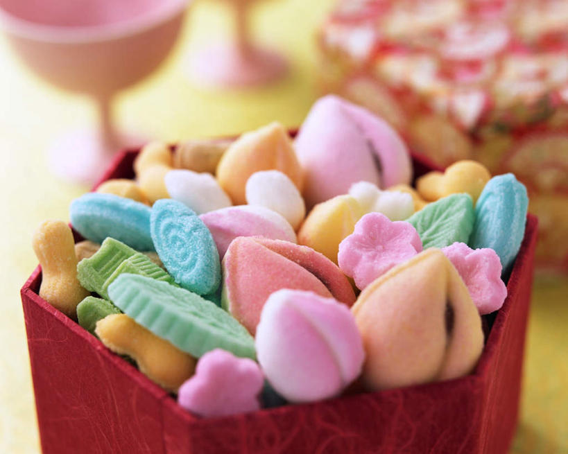 点心,无人,横图,俯视,彩色,室内,特写,白天,下午茶,桌面,桌子,阴影,光线,木制,影子,食品,甜点,甜品,食物,糕点,木制品,甜食,五颜六色,色彩斑斓,五彩缤纷,米饼,五彩斑斓,五光十色,彩图,高角度拍摄